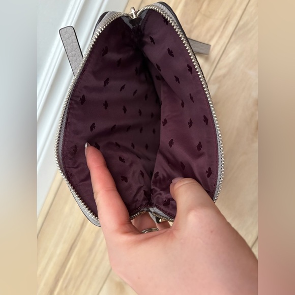 LIKE NEW- KATE SPADE - Carter Street Berrin Crossbody- In pebble leather - Picture 6 of 7